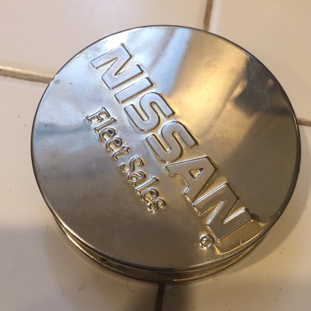 Nissan Fleet Sales Folding Desktop Magnifier